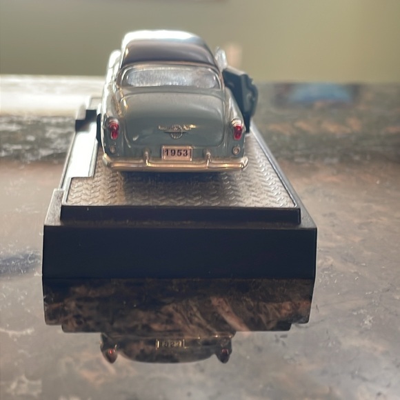 1953 Oldsmobile collectible model car - Picture 5 of 10